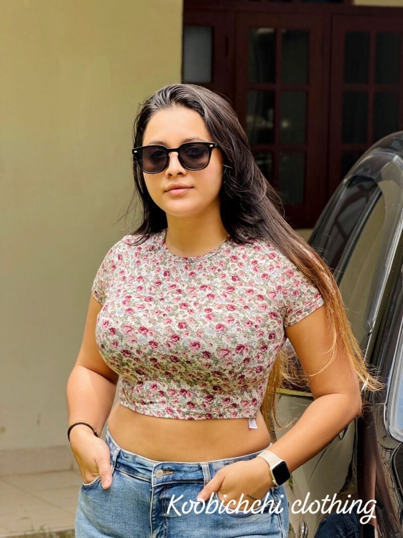 Short Sleeve Crop Top | Women's Stylish Casual Top - Image 2